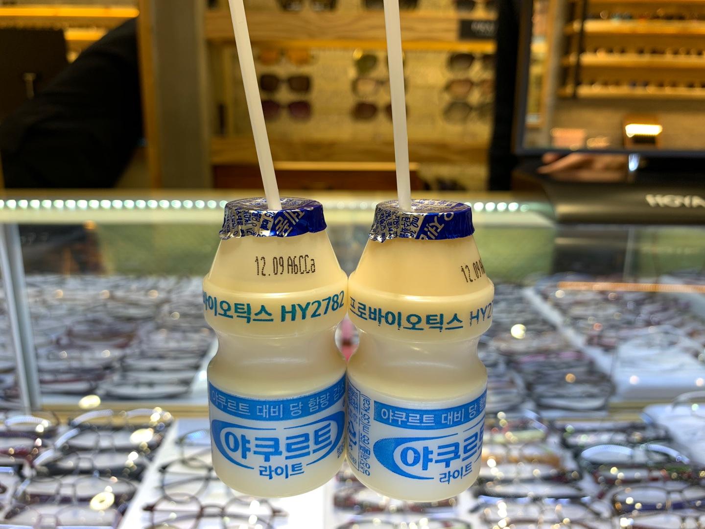 korea, seoul, myeongdong, shopping, contacts, contact lenses, glasses, sunglasses, eye test, optometry, discount, shipping, optical