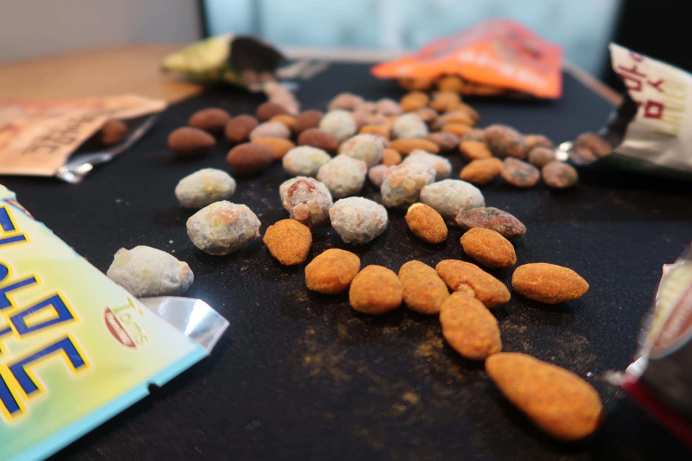 korea, seoul, incheon, airport, souvenir, almonds, snacks, spicy noodle, spicy chicken noodle, wasabi, seaweed, pickup, tiramisu, creatrip, trip, travel, purchase, gilim, honey butter almond