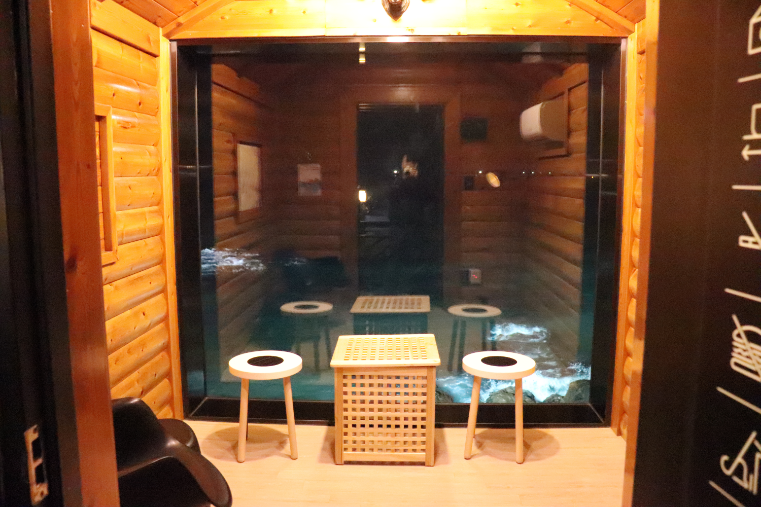 korea, busan, beach, ocean, view, cafe, coffee, cold brew, gift, hot place, instagram, rooftop, terrace, bean bag, private room, private building, free coffee, free americano, coupon, gijang, ilgwang, station, beautiful, stunning, wave, breeze, relax, chill