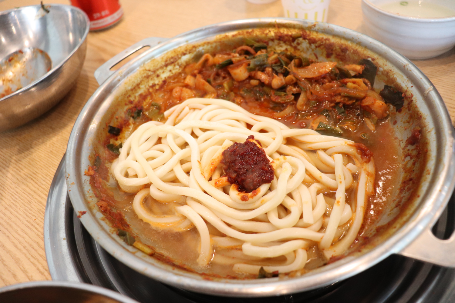 有章魚、小腸、蝦子的釜山當地美食：百歲章魚 海雲台