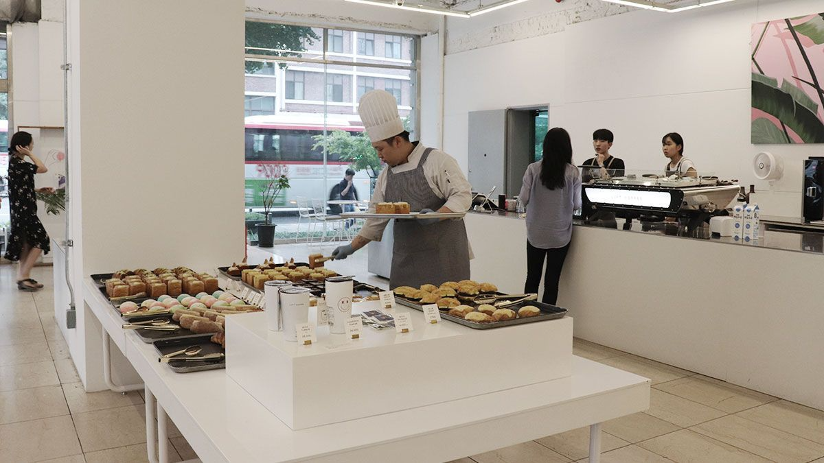 韓国カフェ、小さなハワイ、ソウルカフェ、明洞カフェ、ミョンドンカフェ、広いカフェ、ベーカリーカフェ、韓国ベーカリーカフェ、韓国パン屋、オシャレなパン屋、ルフトコーヒー