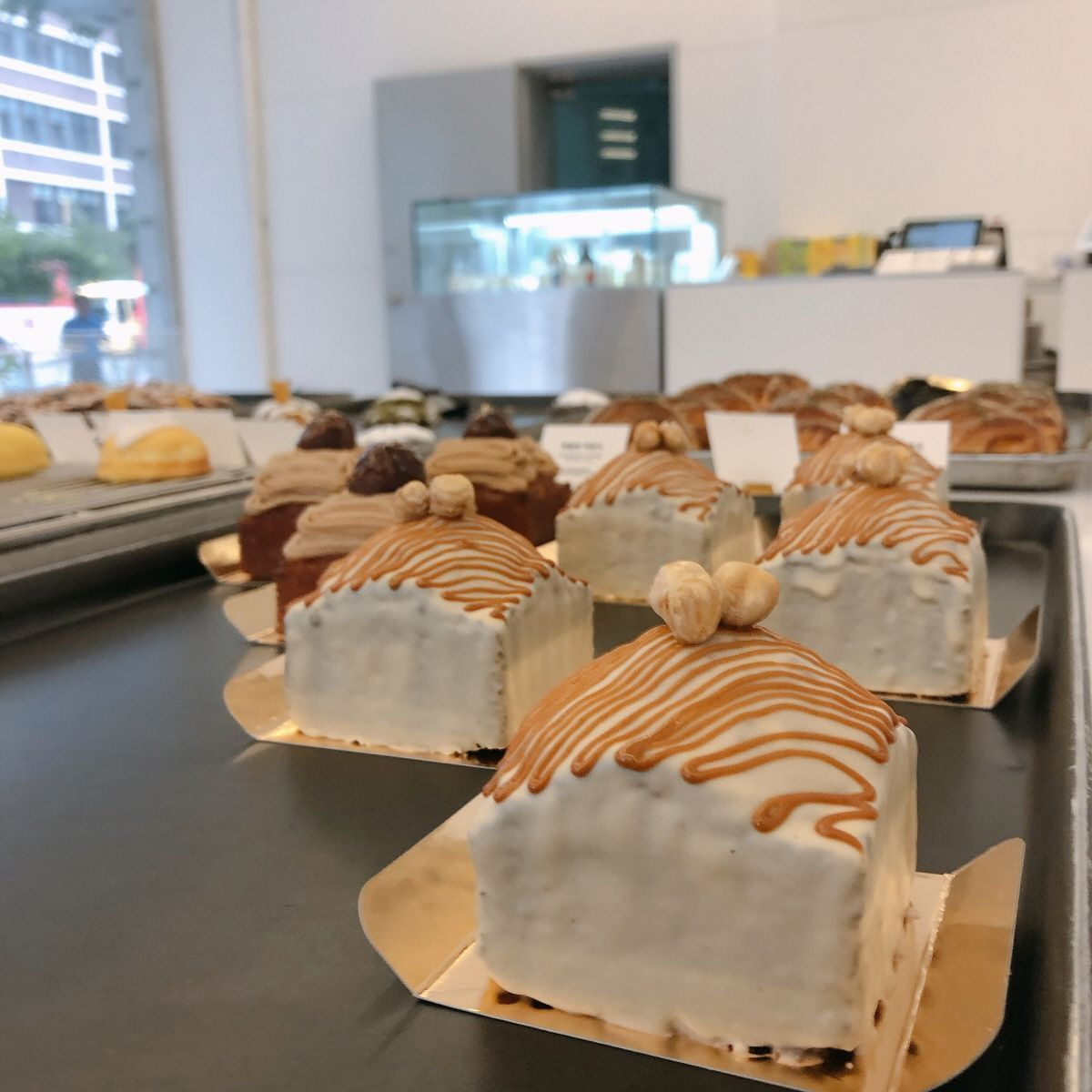 韓国カフェ、小さなハワイ、ソウルカフェ、明洞カフェ、ミョンドンカフェ、広いカフェ、ベーカリーカフェ、韓国ベーカリーカフェ、韓国パン屋、オシャレなパン屋、ルフトコーヒー