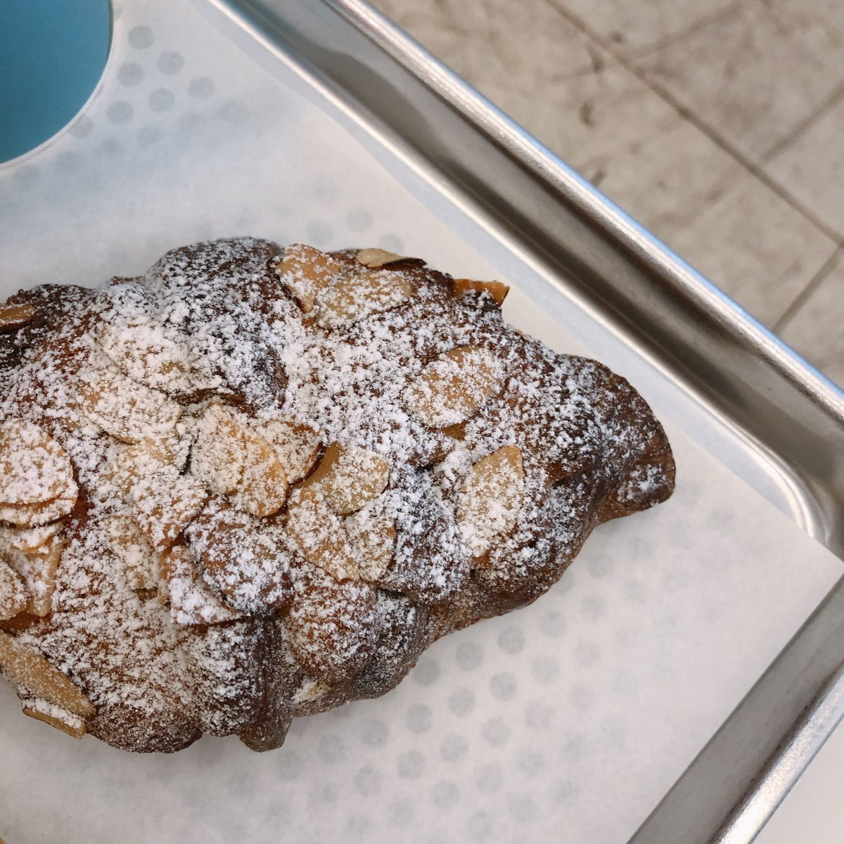 韓国カフェ、小さなハワイ、ソウルカフェ、明洞カフェ、ミョンドンカフェ、広いカフェ、ベーカリーカフェ、韓国ベーカリーカフェ、韓国パン屋、オシャレなパン屋、ルフトコーヒー