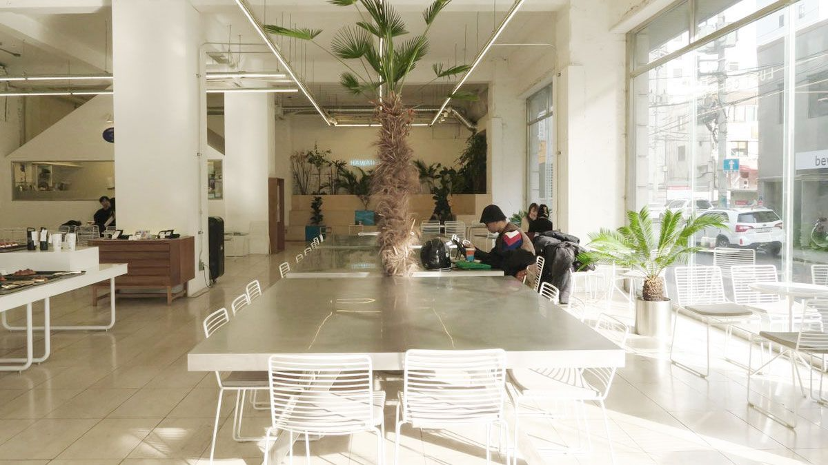 韓国カフェ、小さなハワイ、ソウルカフェ、明洞カフェ、ミョンドンカフェ、広いカフェ、ベーカリーカフェ、韓国ベーカリーカフェ、韓国パン屋、オシャレなパン屋、ルフトコーヒー