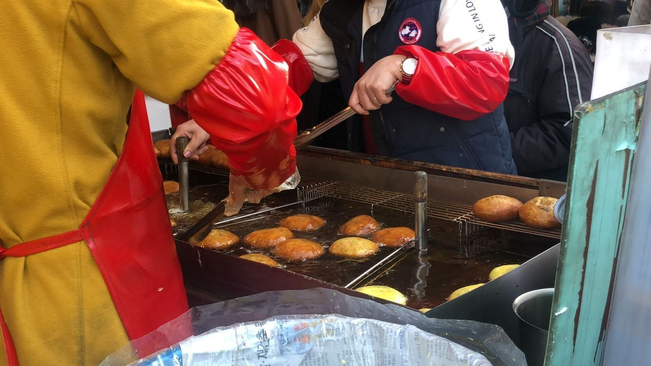 korea, seoul, food, high calorie, fat food, chicken, fried chicken, korean food, tteokbokki, spicy rice cake, gopchang, beef intestines, snacks, honey butter, almonds, cake, cookies, biscuits, cheese, jokbal, soju, pig