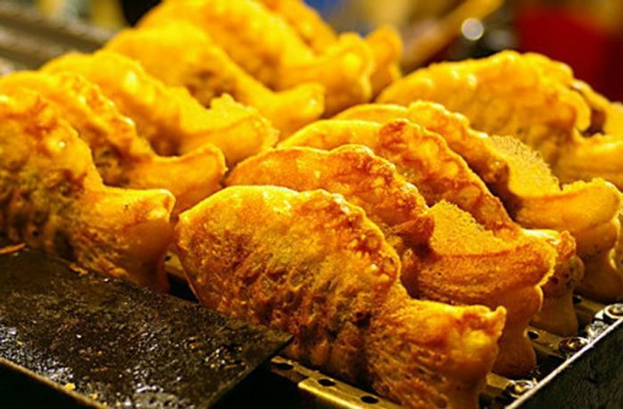 korea, seoul, food, high calorie, fat food, chicken, fried chicken, korean food, tteokbokki, spicy rice cake, gopchang, beef intestines, snacks, honey butter, almonds, cake, cookies, biscuits, cheese, jokbal, soju, pig