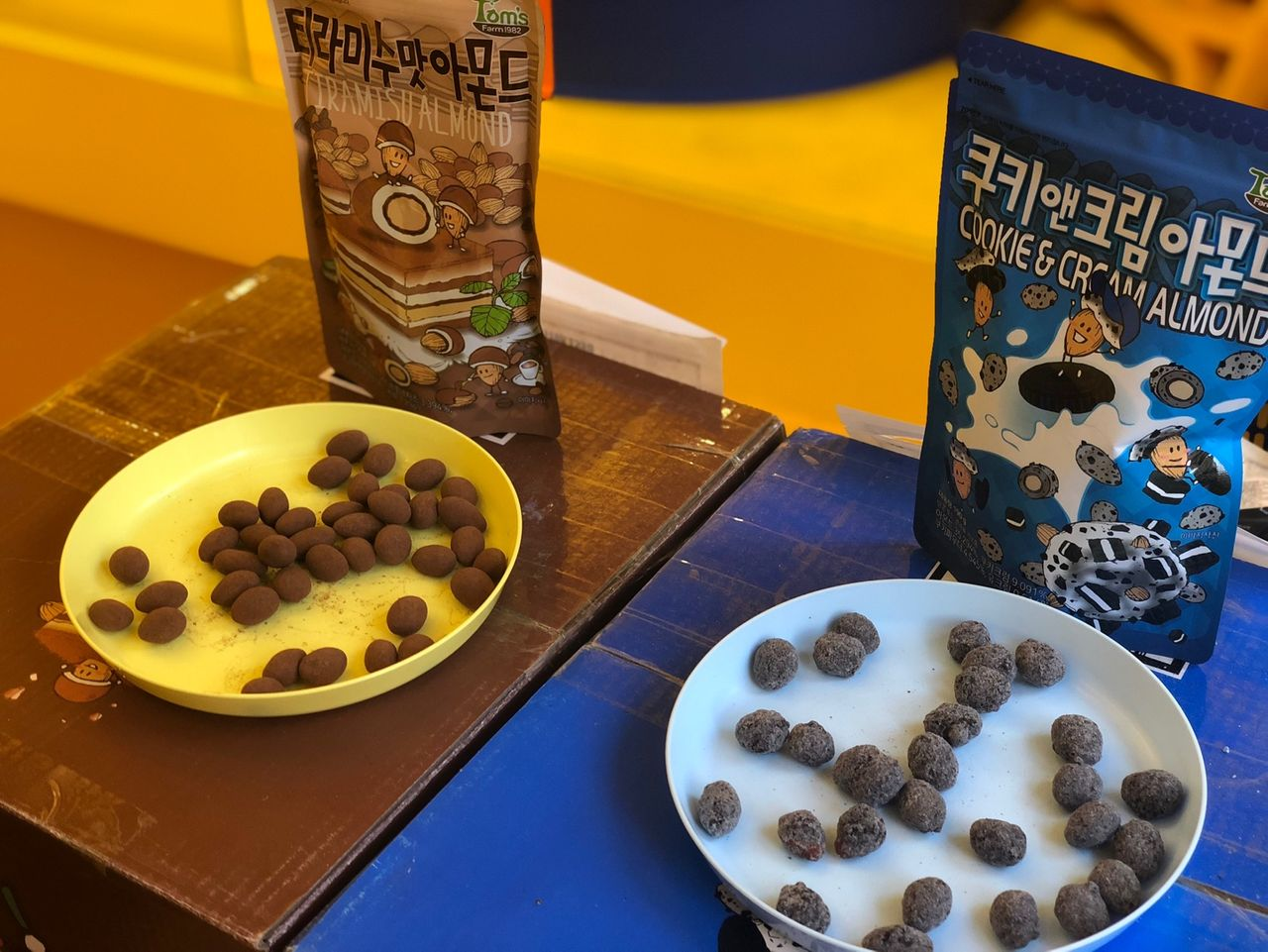 korea, seoul, food, high calorie, fat food, chicken, fried chicken, korean food, tteokbokki, spicy rice cake, gopchang, beef intestines, snacks, honey butter, almonds, cake, cookies, biscuits, cheese, jokbal, soju, pig