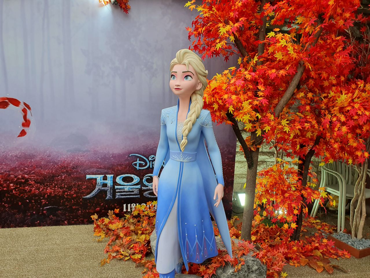 korea, seoul, samcheongdong, anguk, olaf, anna, elsa, frozen, popup store, merchandise, disney, disney plush, disney merchandise, frozen merchandise, children, movie, family time, frozen, frozen merchandise