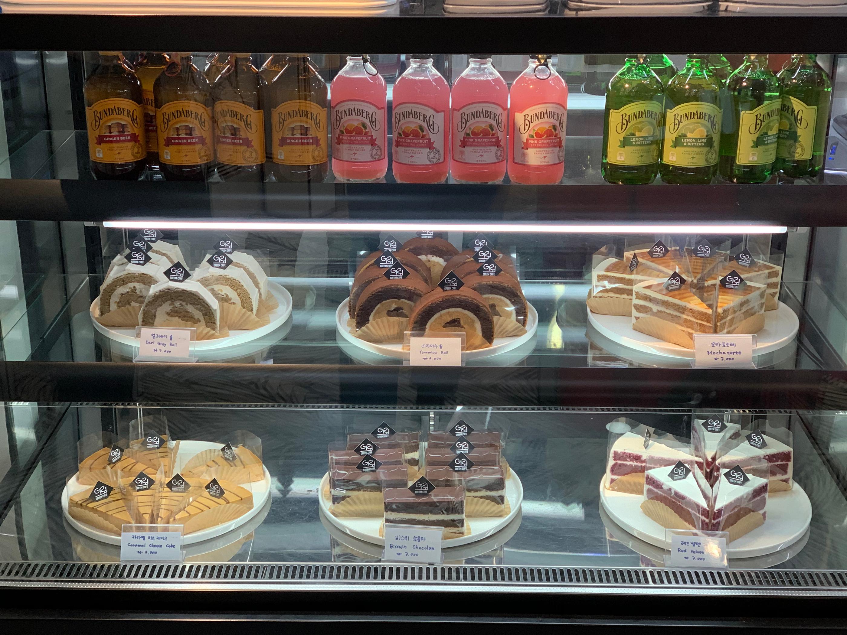 延南洞 | Cafe 延南洞223-14 首爾 弘大韓國 安靜 棒 特色 酷 咖啡廳 有趣 綠茶拿鐵 抹茶拿鐵 蛋糕 甜點 伯爵茶 巧克力 餅乾 柳橙咖啡 拍照區 新潮咖啡廳 韓國咖啡廳 韓國美食