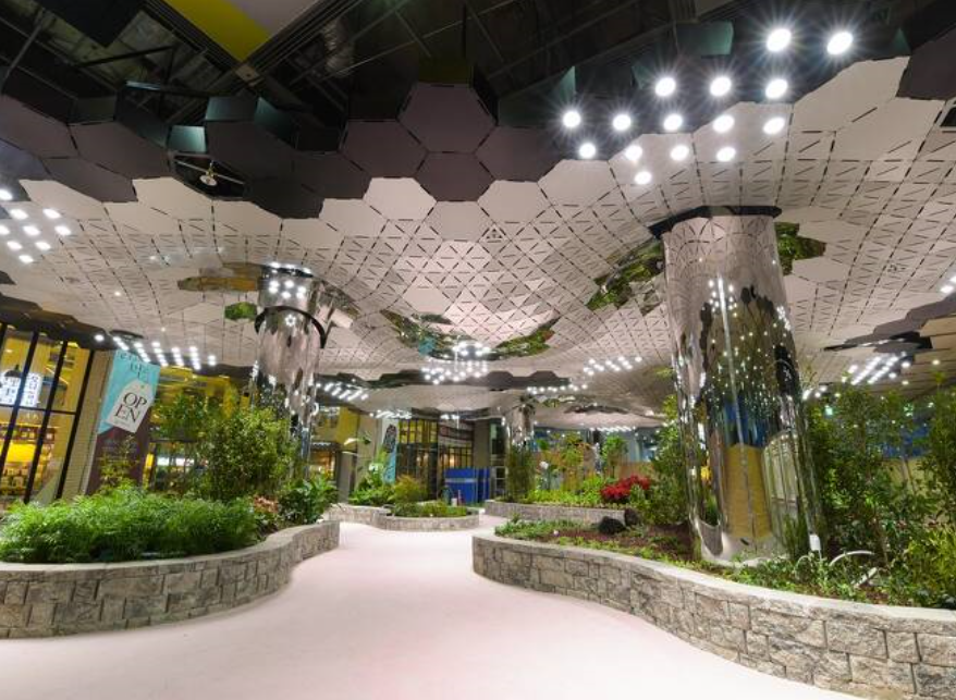 鐘閣駅近くのレストランへのアクセス方法を示す案内図