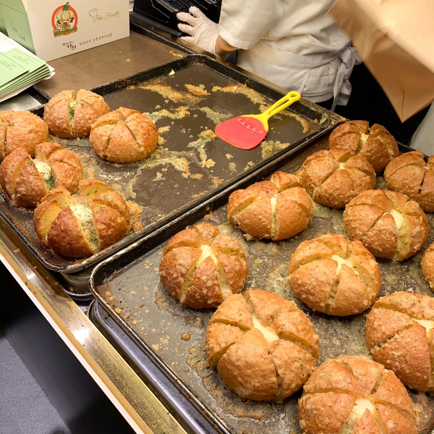 Roti Bawang Putih Gangneung | Toserba Shinchon Hyundai