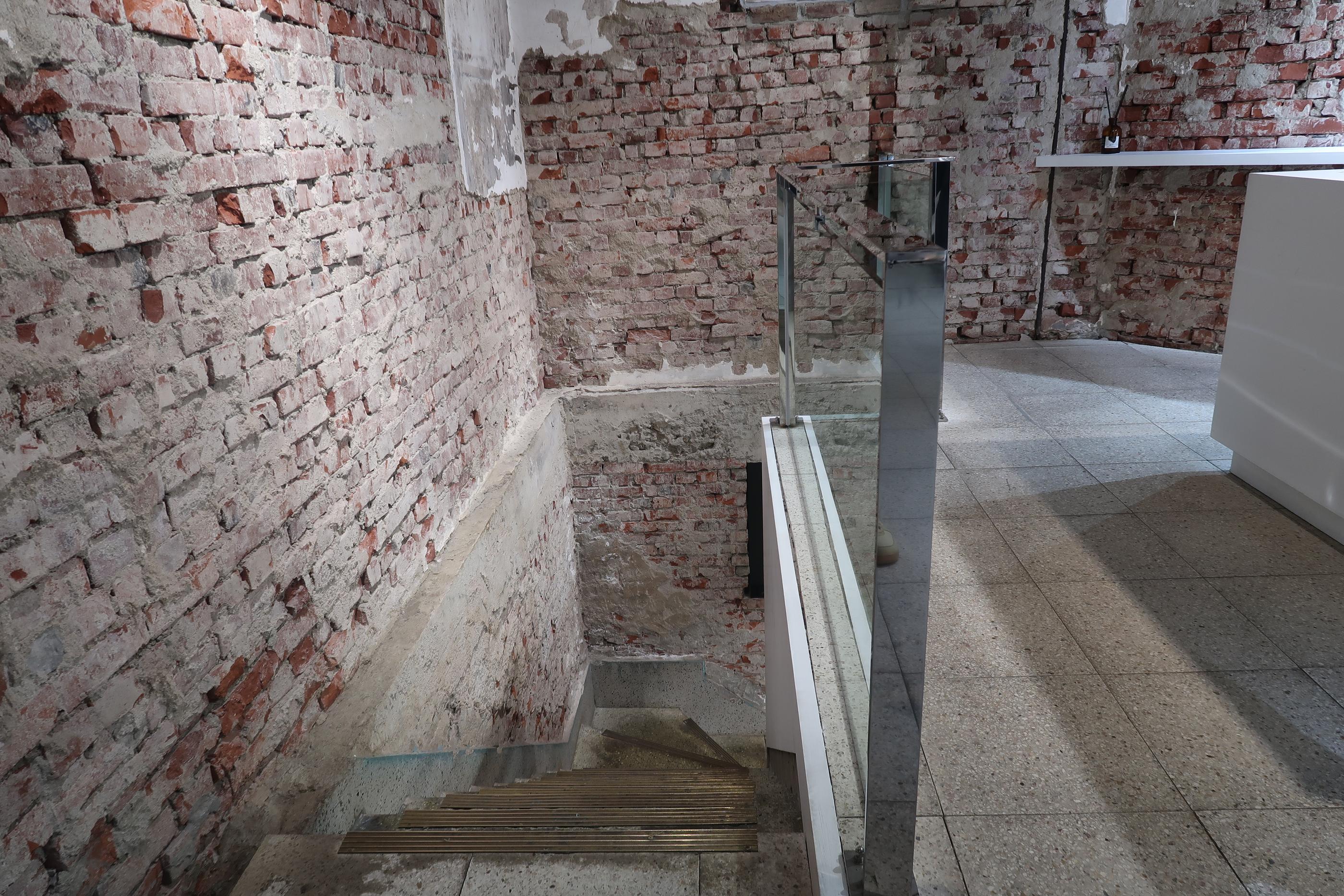 Gentle Monster. Flagship store. sunglass. optical glass. bathhouse remodeling. artistic remodeling. art.