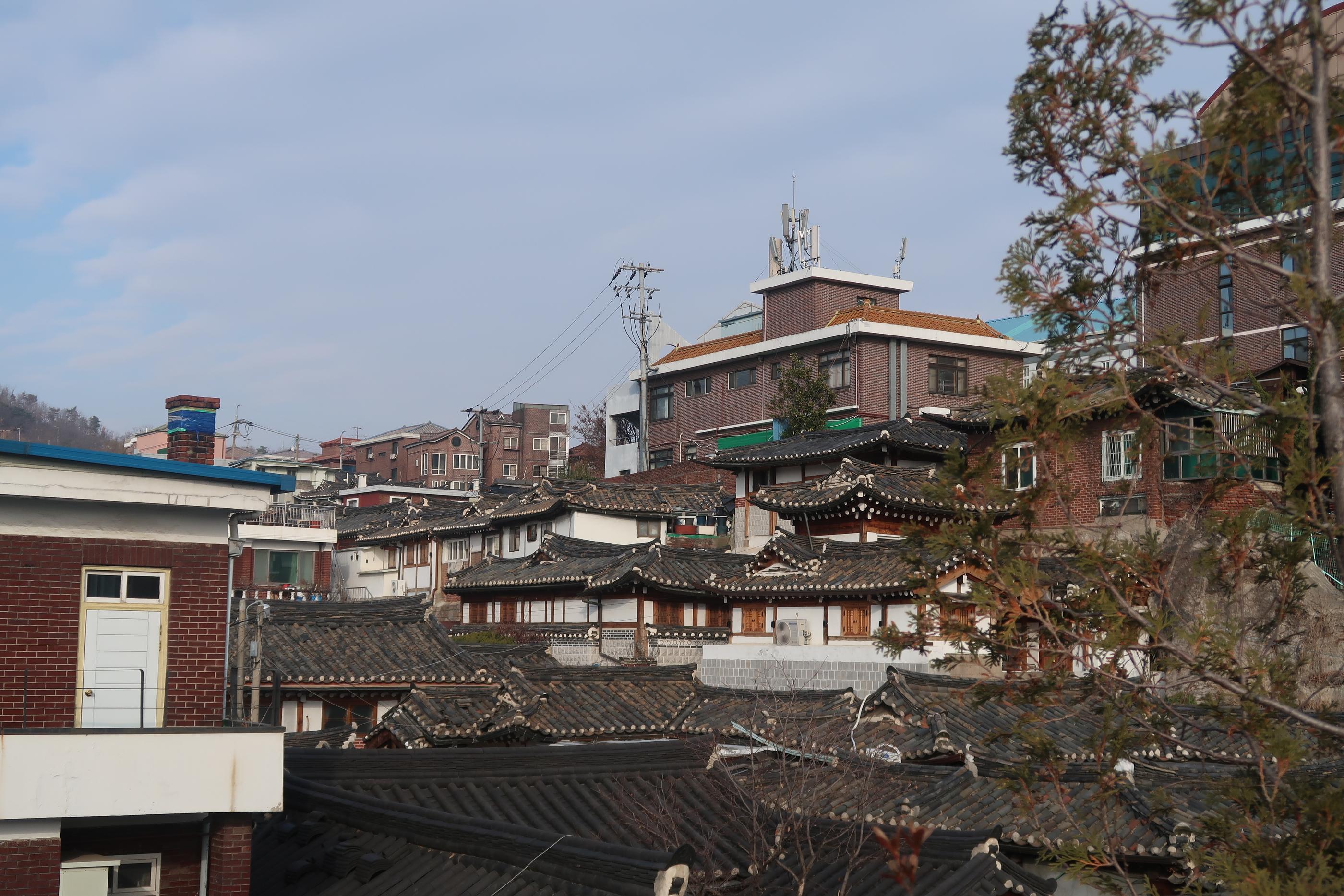 Gentle Monster. Flagship store. sunglass. optical glass. bathhouse remodeling. artistic remodeling. art.