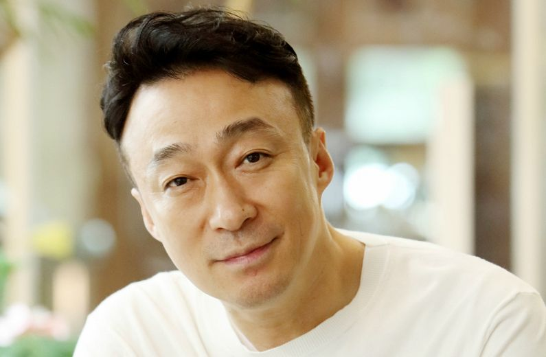 南韓知名影帝李星民與金瑞亨共演《好狗特攻隊》，期待他們演技的火花。