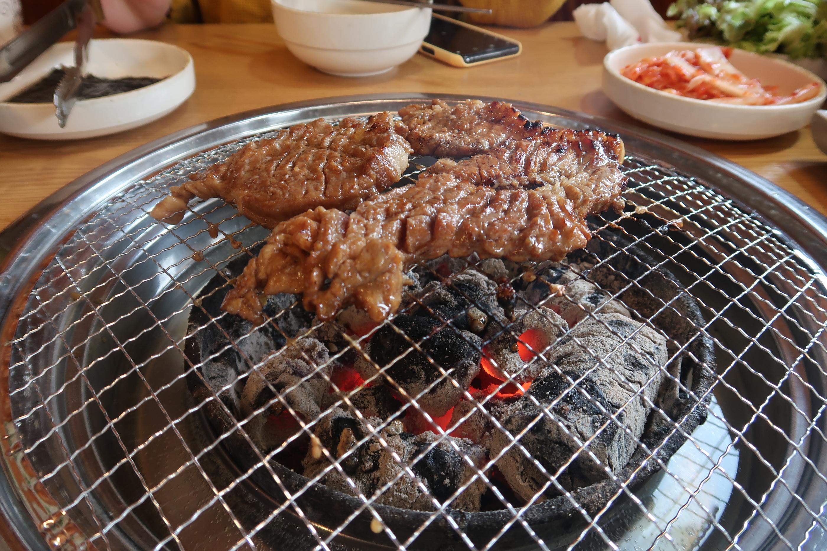 Hongdae Gochangbok Kind Ribs | Open 24 hours, Korean barbecue with low price!