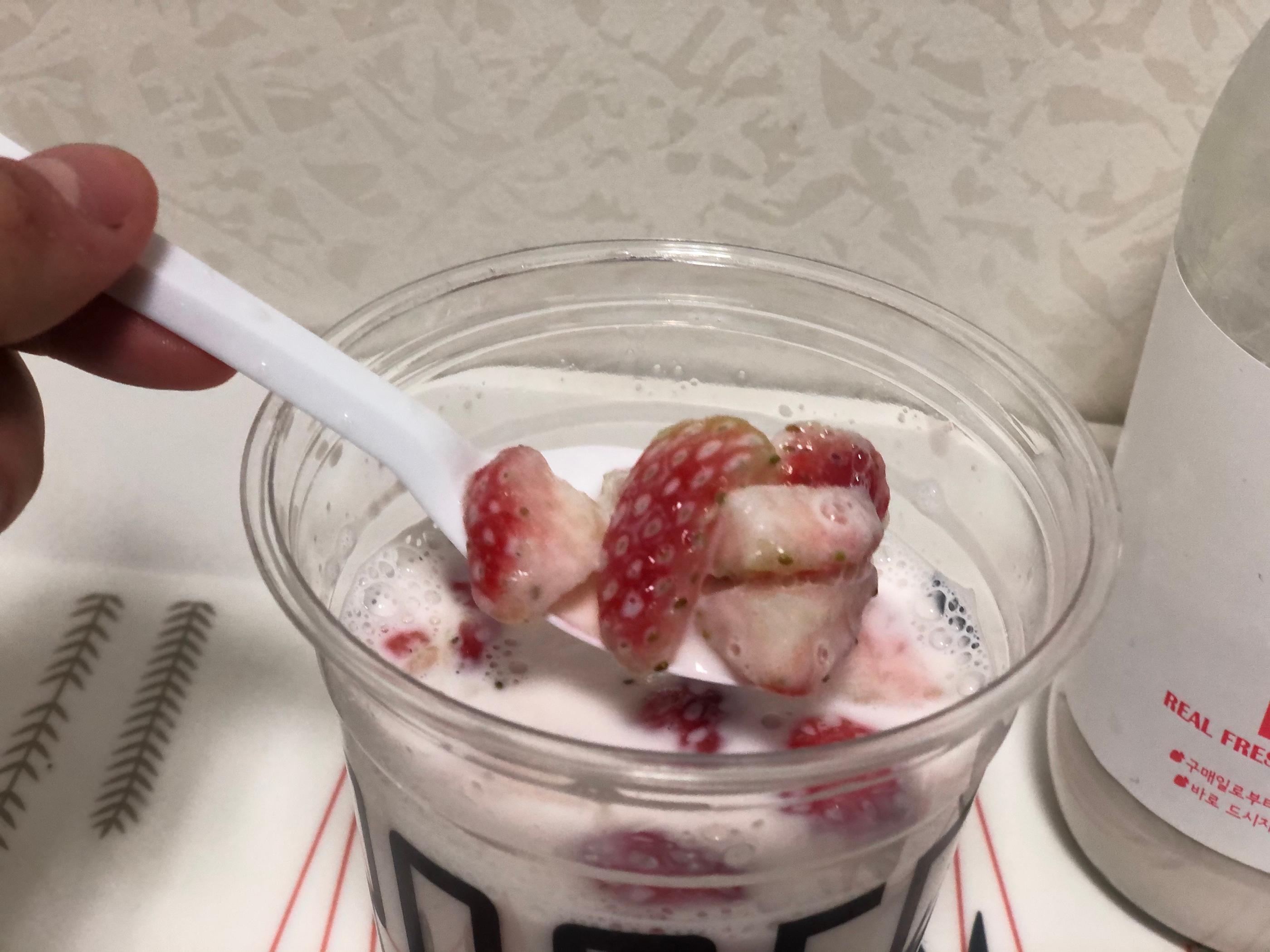 Strawberry Milk at Super Coffee | Hongdae Want to try one of the best strawberry milk in Korea? Come to Super Coffee!