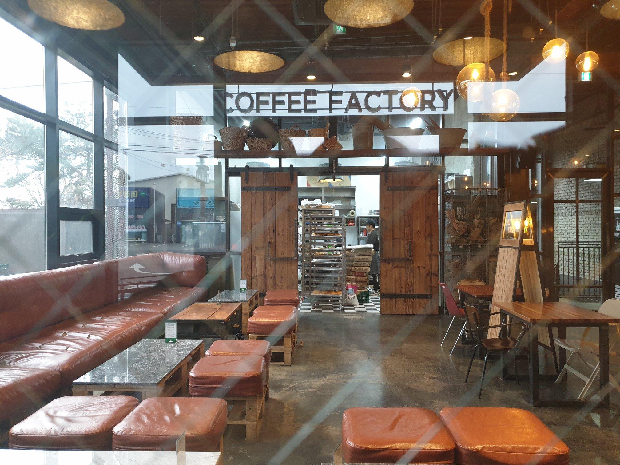 Cafe + Bakery + Restaurant + Bar | Instagram Superstar of Paju, seoul, paju, travel, pasta, burger, pastries, pastry, cakes, wine, beer, heineken, cafe tour, korea, seoul, paju