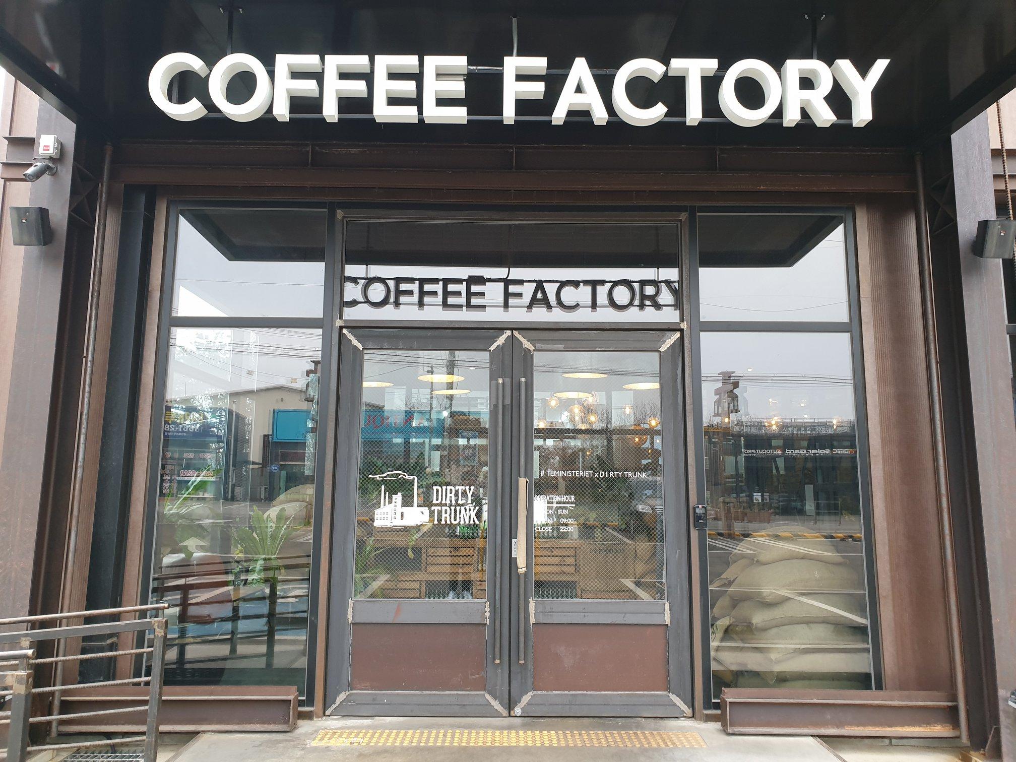 Cafe + Bakery + Restaurant + Bar | Instagram Superstar of Paju, seoul, paju, travel, pasta, burger, pastries, pastry, cakes, wine, beer, heineken, cafe tour, korea, seoul, paju