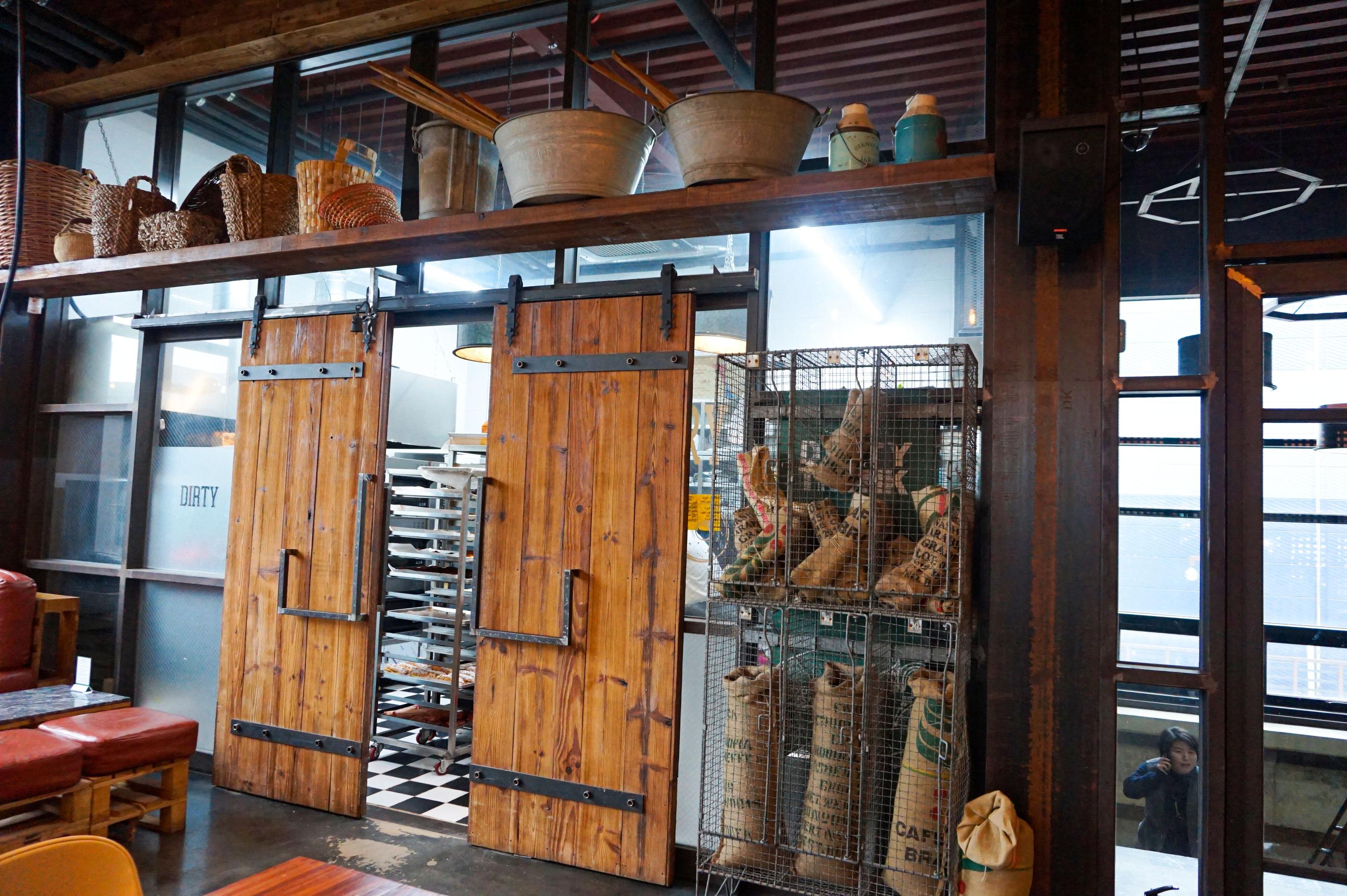 Cafe + Bakery + Restaurant + Bar | Instagram Superstar of Paju, seoul, paju, travel, pasta, burger, pastries, pastry, cakes, wine, beer, heineken, cafe tour, korea, seoul, paju