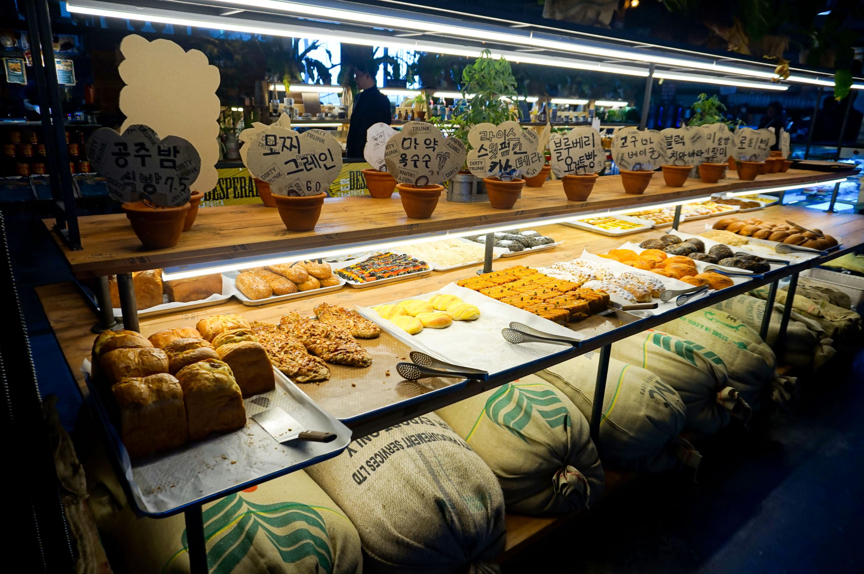 Cafe + Bakery + Restaurant + Bar | Instagram Superstar of Paju, seoul, paju, travel, pasta, burger, pastries, pastry, cakes, wine, beer, heineken, cafe tour, korea, seoul, paju