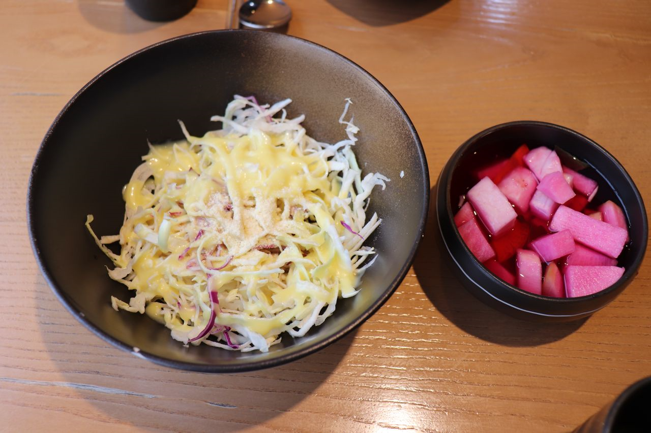 サラダ 大根の酢漬けチムタク 韓国旅行 弘大 安東チムタク 弘大グルメ店 オンダレチムタク 韓国料理