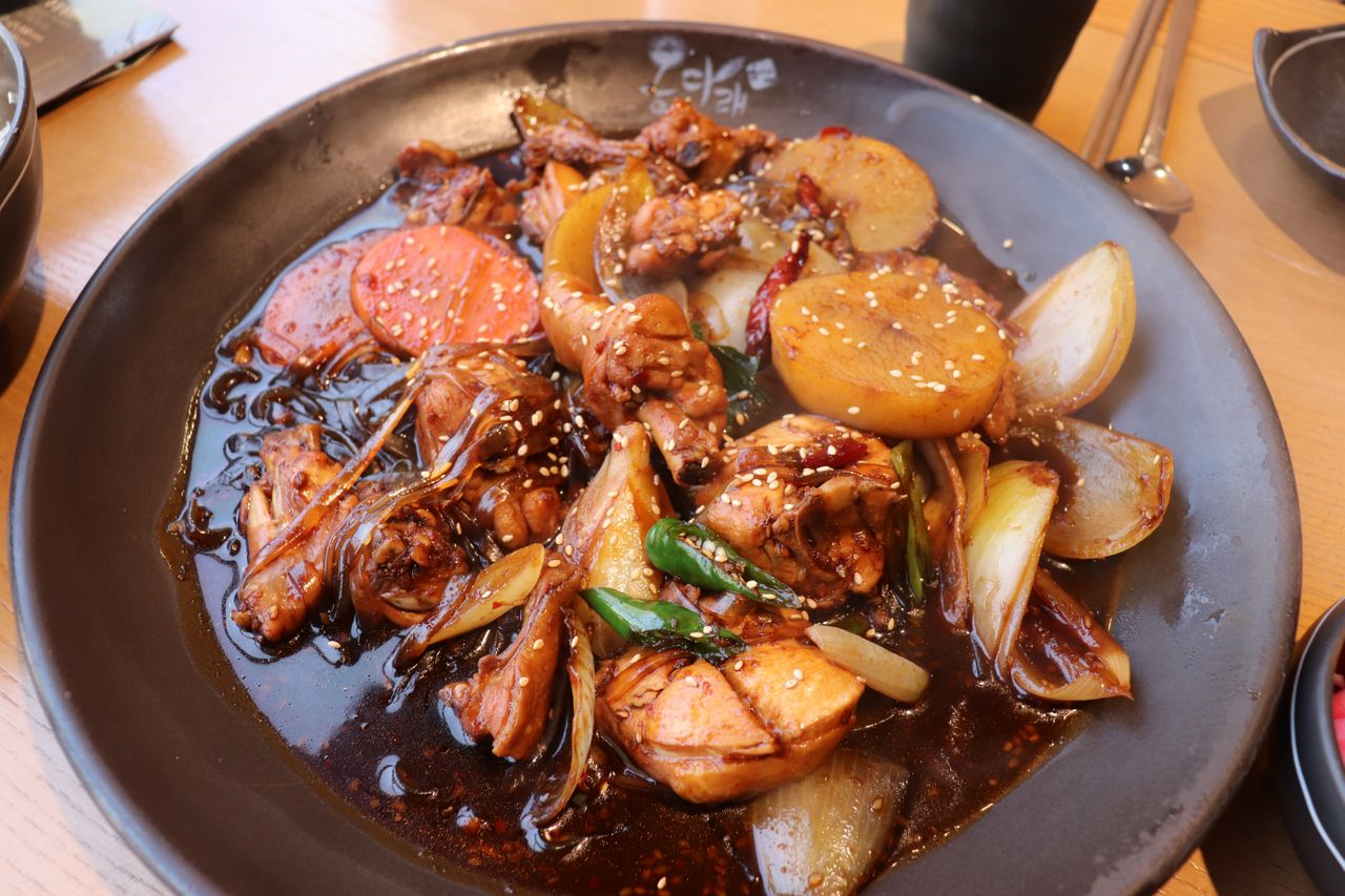 チムタク 韓国旅行 弘大 安東チムタク 弘大グルメ店 オンダレチムタク 韓国料理