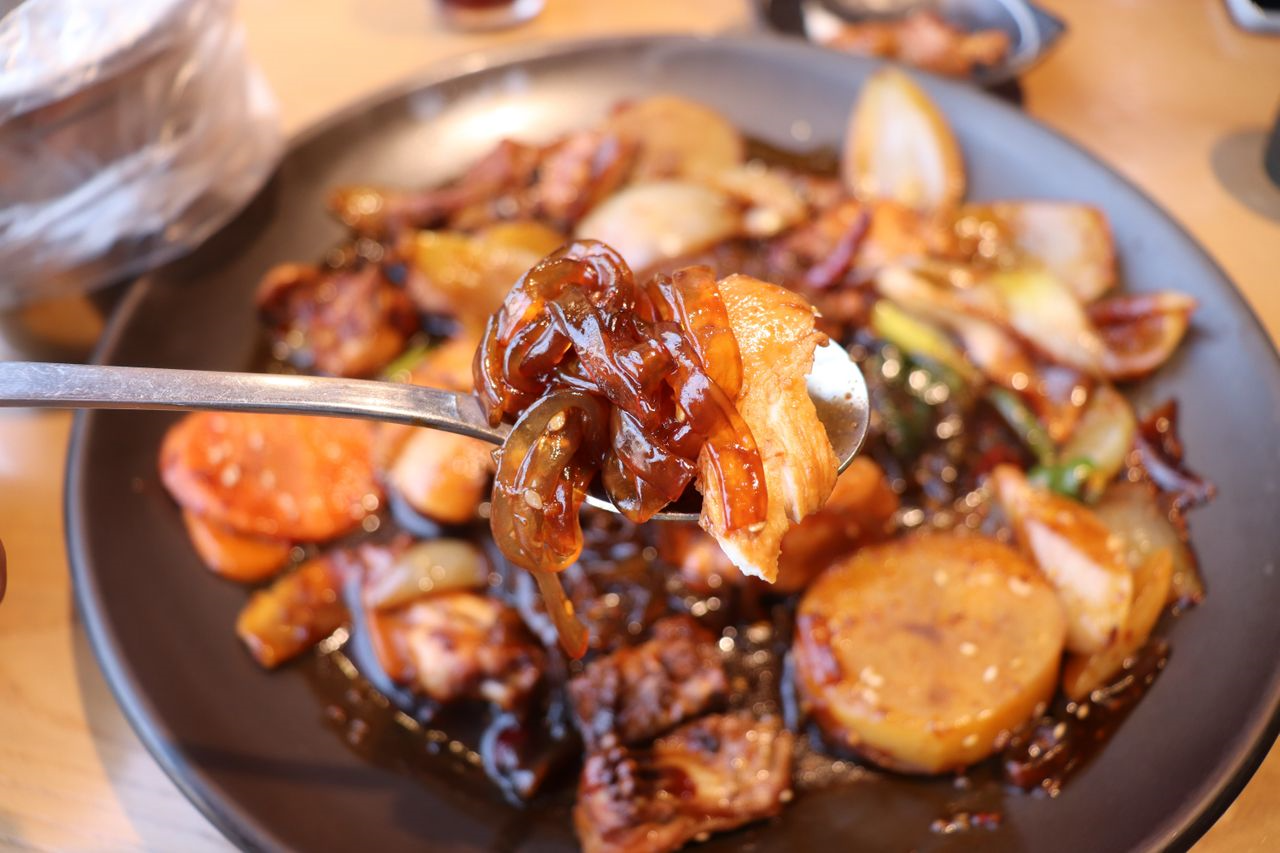 オンダレチムタクチムタク 韓国旅行 弘大 安東チムタク 弘大グルメ店 オンダレチムタク 韓国料理