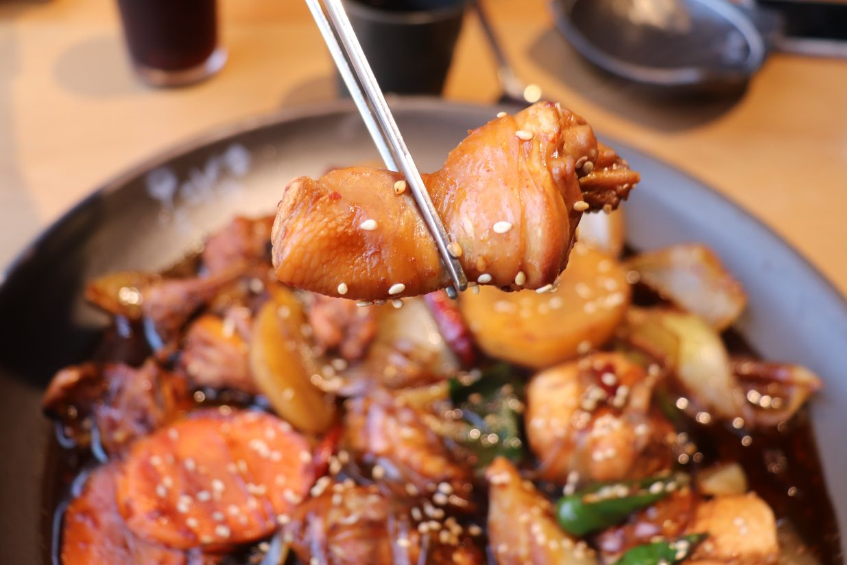 チムタク 韓国旅行 弘大 安東チムタク 弘大グルメ店 オンダレチムタク 韓国料理