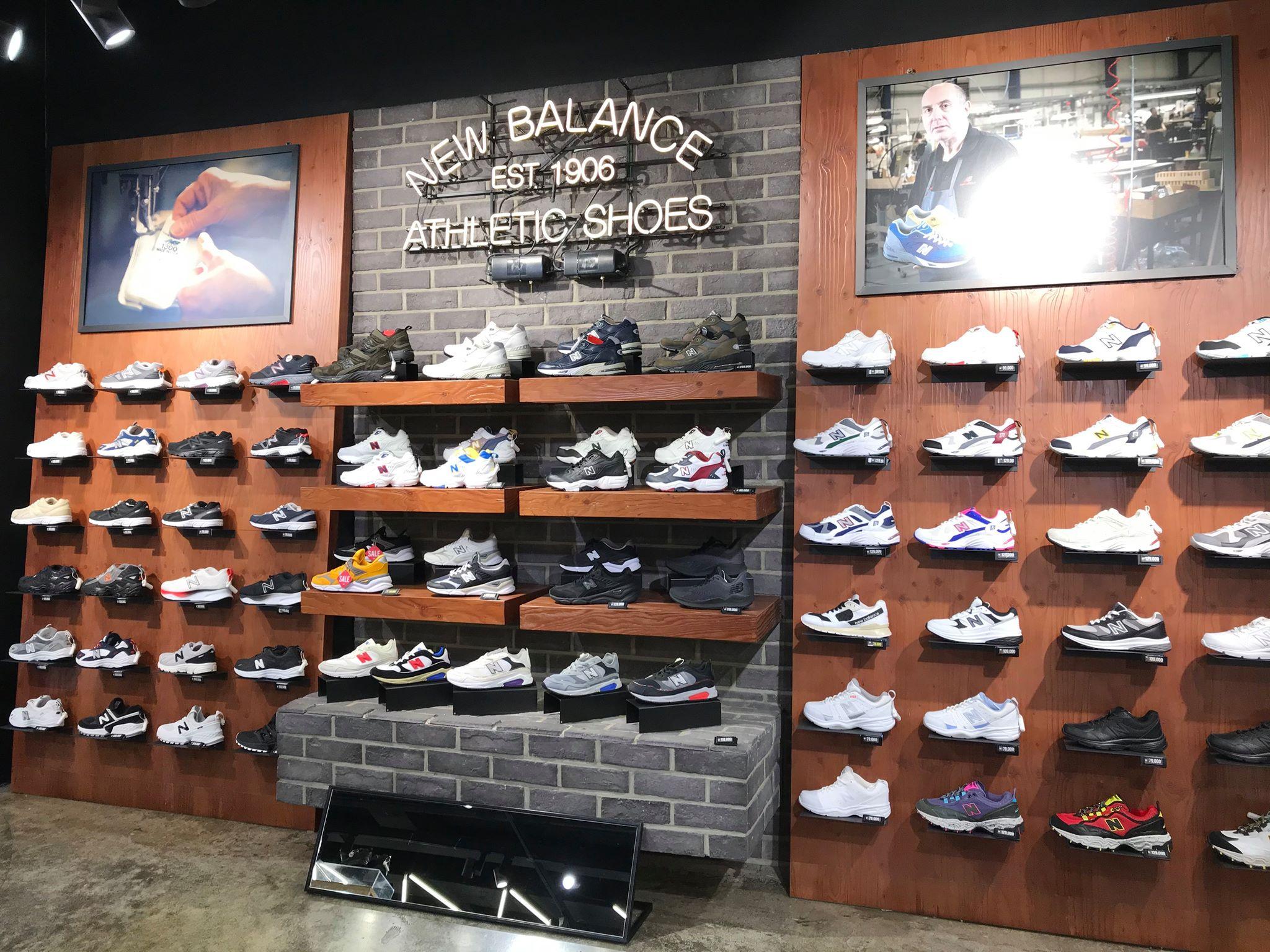 athletic shoe stores