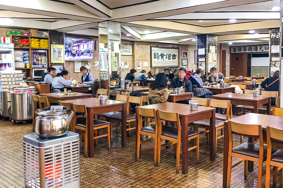 テレビに出た美味しいお店 ソウル ホットプレイス 明洞 百済参鶏湯 明洞グルメ店 韓国グルメ 参鶏湯 韓国料理 ソウル 韓国グルメ旅 韓国旅行 烏骨鶏湯