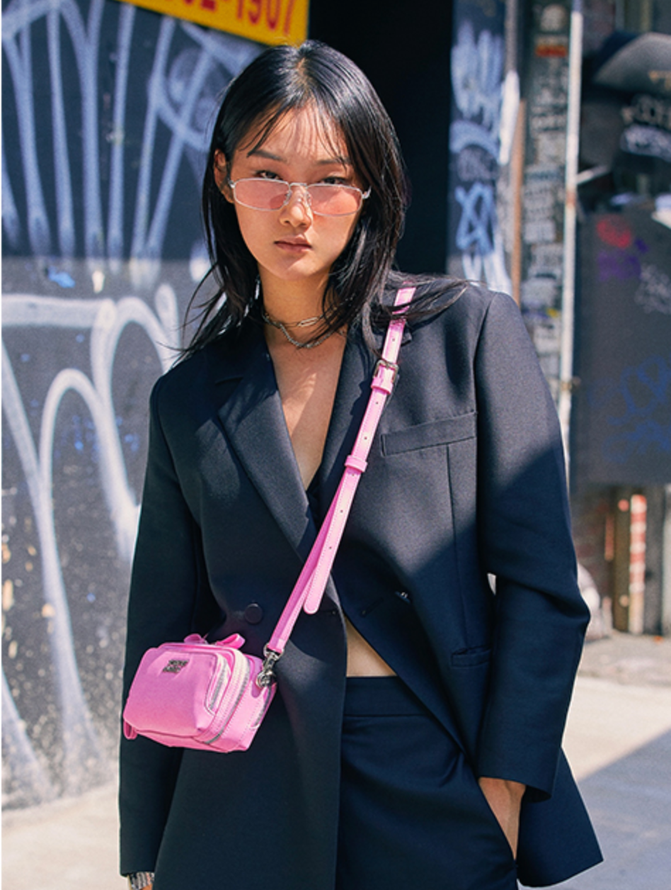 มองหากระเป๋า Cross Body? Stretch Angels แบรนด์ของเหล่าไอดอลและแฟชั่นนิสต้าเกาหลี