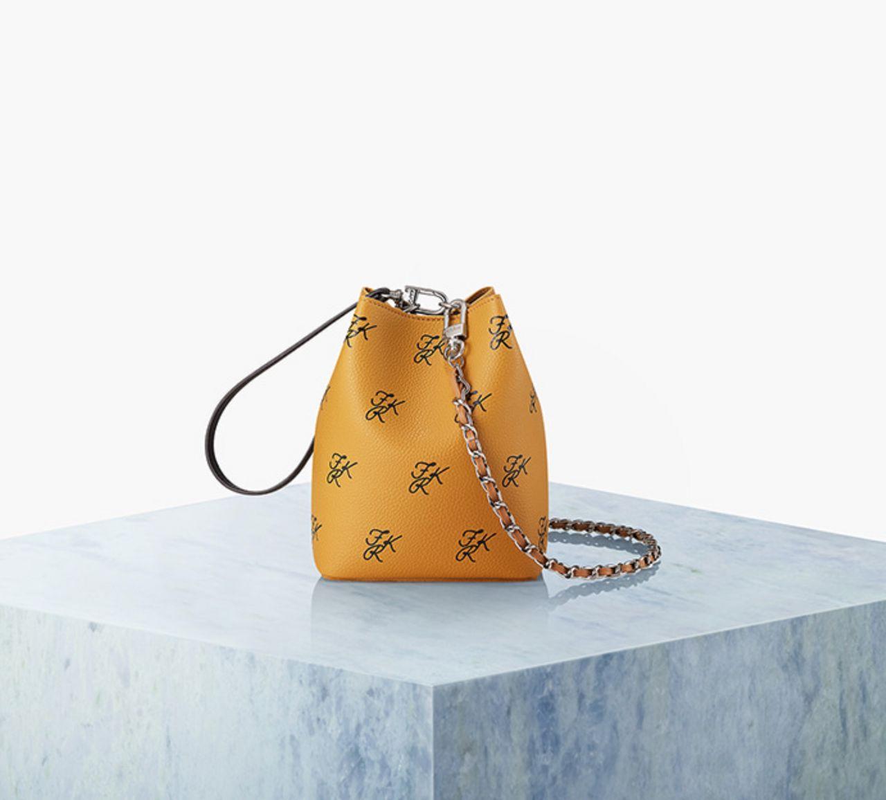 แบรนด์กระเป๋ายอดฮิตจากเกาหลี พร้อมคอลเลคชั่นต้อนรับตรุษจีน! เปลี่ยนกระเป๋ารับทรัพย์และโชคลาภกันซักหน่อยเป็นไงคะ?