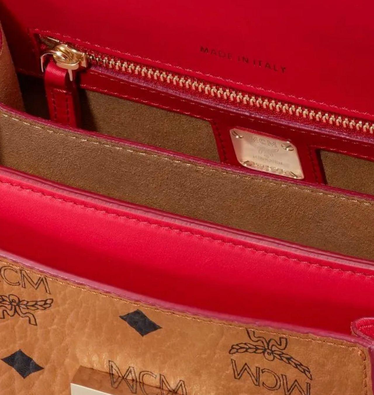 แบรนด์กระเป๋ายอดฮิตจากเกาหลี พร้อมคอลเลคชั่นต้อนรับตรุษจีน! เปลี่ยนกระเป๋ารับทรัพย์และโชคลาภกันซักหน่อยเป็นไงคะ?