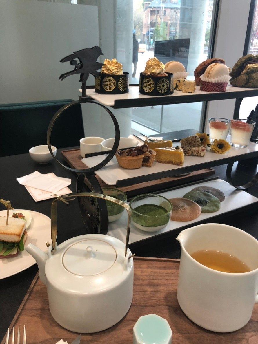 アフタヌーンティーセットメインのデザートが到着