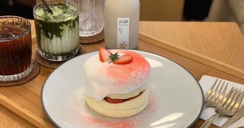 Jamsil Cafe | Onhwa, Fluffy souffles with a thick layer of strawberries