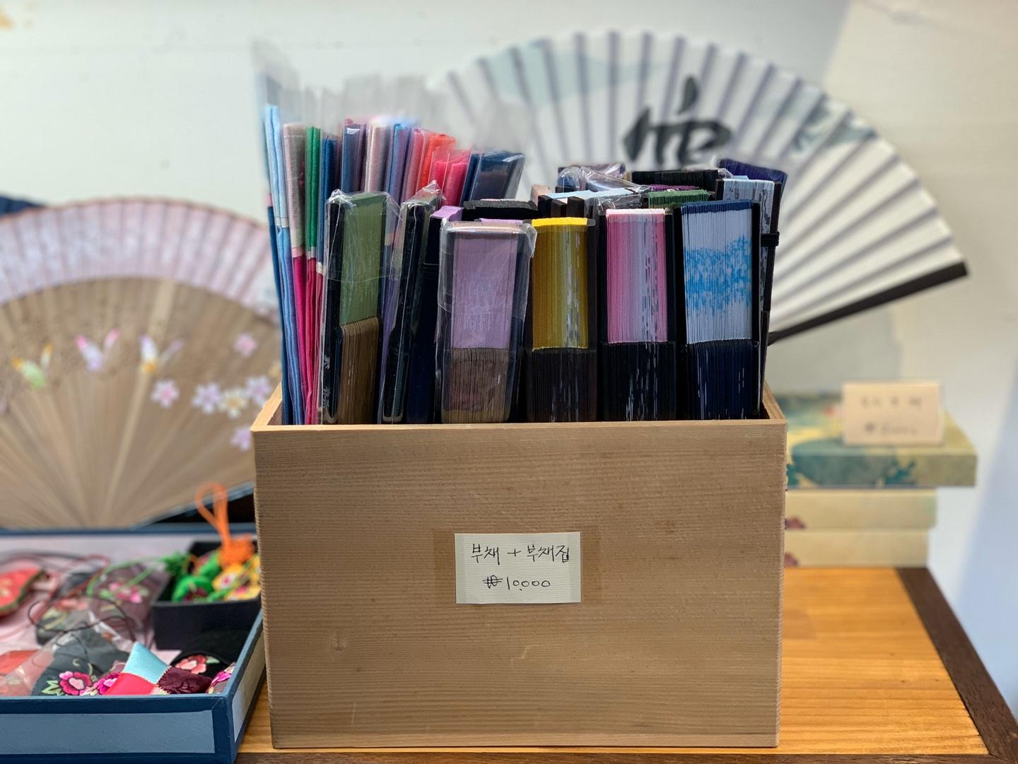 Insadong Woorimi(우리美) | Korean traditional handmade souvenirs!