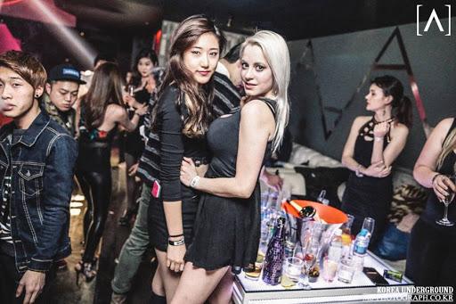 30 แล้วไง? ไปแดนซ์กันให้สุดเหวี่ยงในคลับสำหรับสาวและหนุ่มวัย 30 อัพ รับรองต้องติดใจ!