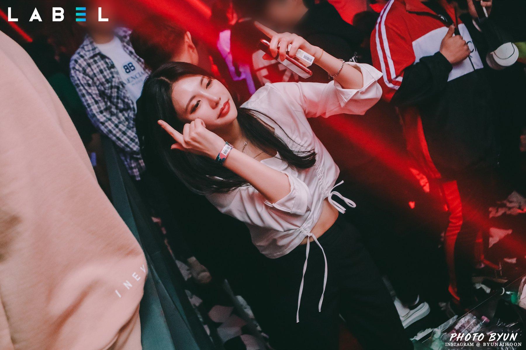 30 แล้วไง? ไปแดนซ์กันให้สุดเหวี่ยงในคลับสำหรับสาวและหนุ่มวัย 30 อัพ รับรองต้องติดใจ!