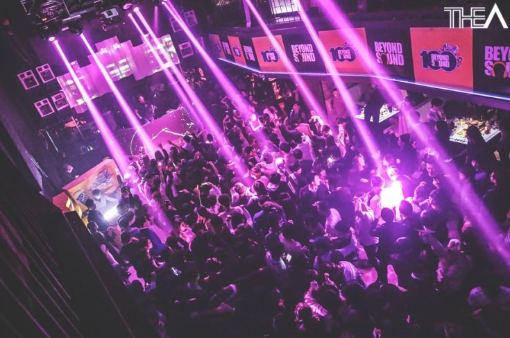 30 แล้วไง? ไปแดนซ์กันให้สุดเหวี่ยงในคลับสำหรับสาวและหนุ่มวัย 30 อัพ รับรองต้องติดใจ!