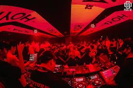 30 แล้วไง? ไปแดนซ์กันให้สุดเหวี่ยงในคลับสำหรับสาวและหนุ่มวัย 30 อัพ รับรองต้องติดใจ!