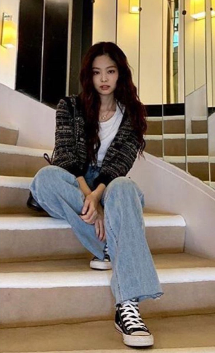 แฟชั่นรองเท้าผ้าใบของคนเกาหลีไม่เป็นสองรองใคร รุ่นไหนฮอต? แบรนด์ไหนฮิต? จัดมาให้แล้ว