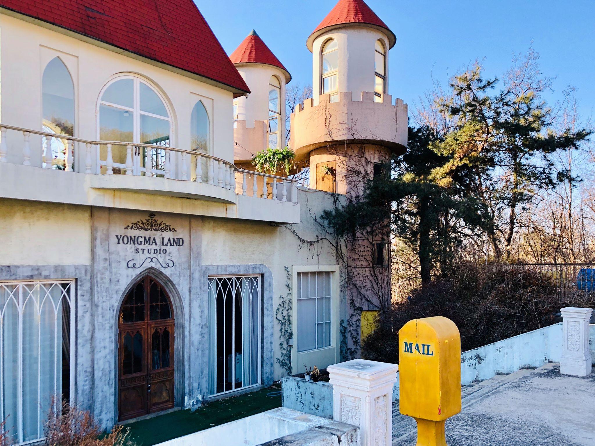 สวนสนุกร้างยงมาแลนด์ สถานที่ยอดฮิตสำหรับถ่ายโฟโต้ชู้ตและ MV ของเหล่าไอดอล! แวะมาและจะรู้ว่าโพสต์ยังไงก็ปัง