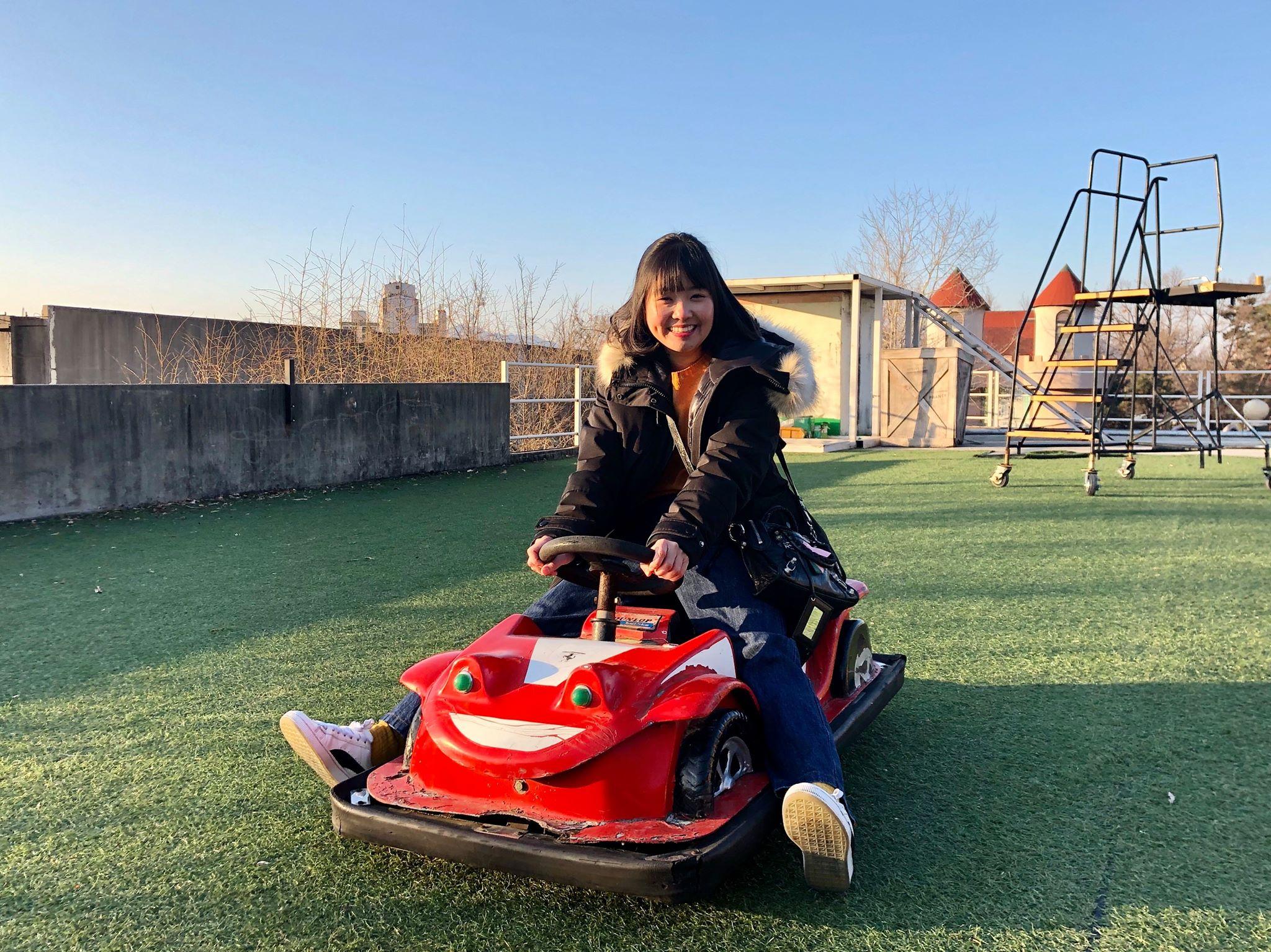 สวนสนุกร้างยงมาแลนด์ สถานที่ยอดฮิตสำหรับถ่ายโฟโต้ชู้ตและ MV ของเหล่าไอดอล! แวะมาและจะรู้ว่าโพสต์ยังไงก็ปัง