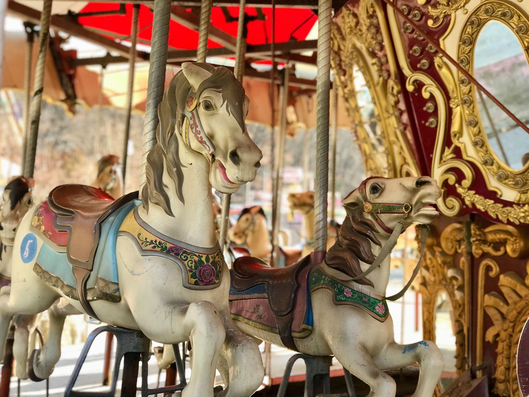 สวนสนุกร้างยงมาแลนด์ สถานที่ยอดฮิตสำหรับถ่ายโฟโต้ชู้ตและ MV ของเหล่าไอดอล! แวะมาและจะรู้ว่าโพสต์ยังไงก็ปัง