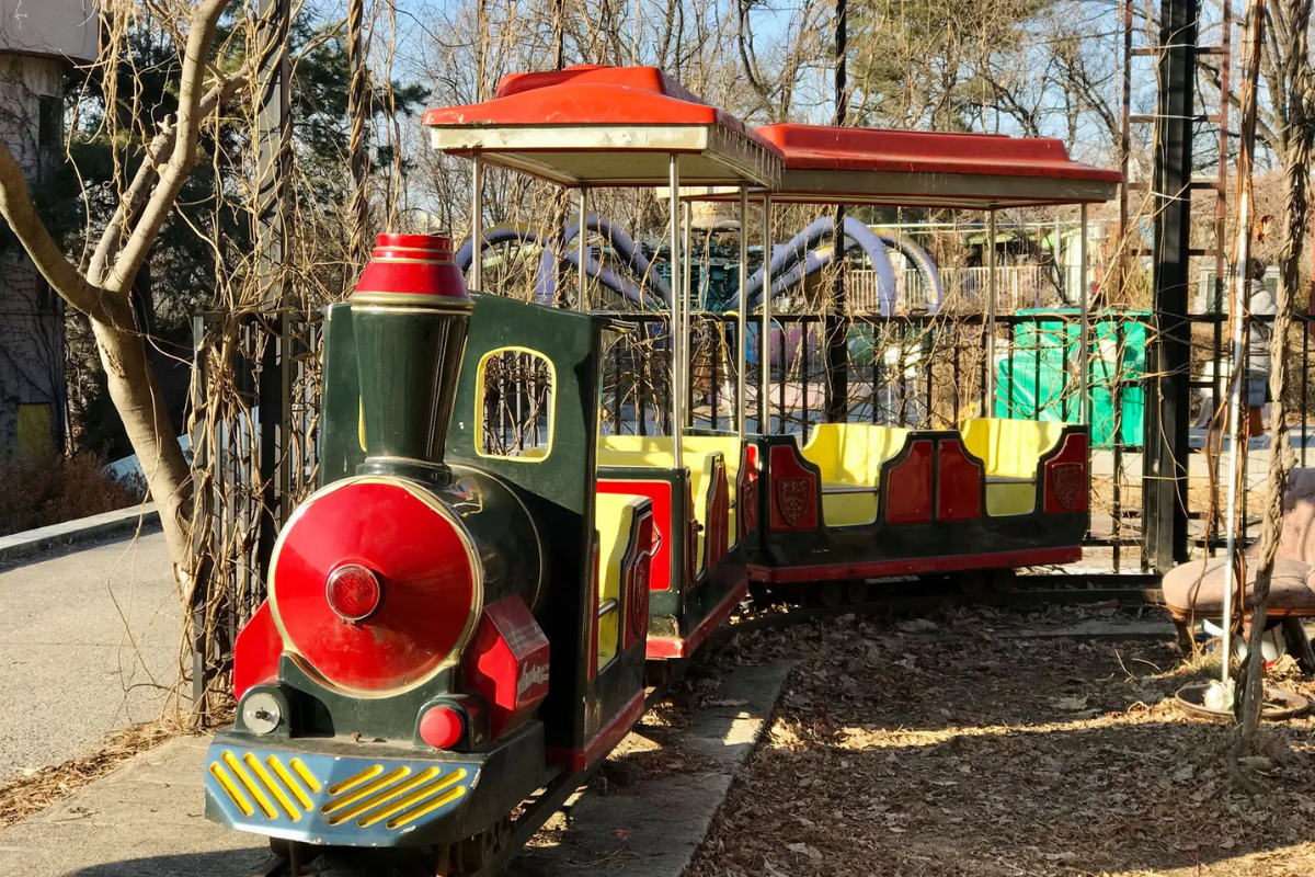 xe điện tại Yongma Land, Seoul