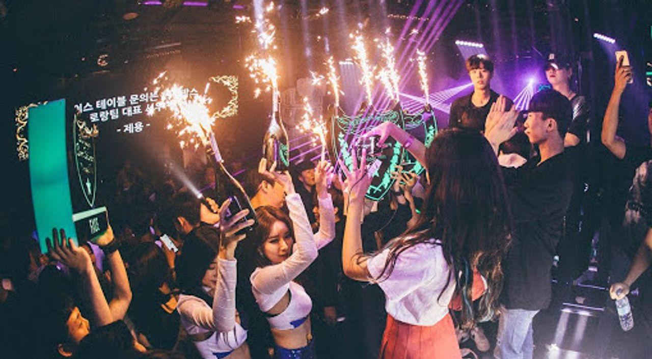 มี 1,000 วอน (26 บาท) ทำอะไรในเกาหลีได้บ้าง? กิน, เที่ยวครบ!สวนสนุกร้างยงมาแลนด์ สถานที่ยอดฮิตสำหรับถ่ายโฟโต้ชู้ตและ MV ของเหล่าไอดอล! แวะมาและจะรู้ว่าโพสต์ยังไงก็ปัง