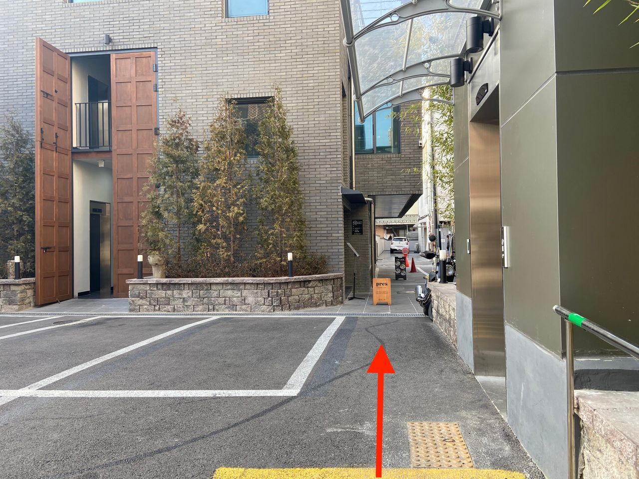 韓国カフェ、ソウルカフェ、蚕室カフェ、ソンリダンギルカフェ、オシャレなカフェ、屋上カフェ、美味しいお店、ソンパ洞カフェ、Pres、クロワッフル、ワッフル、デザートカフェ