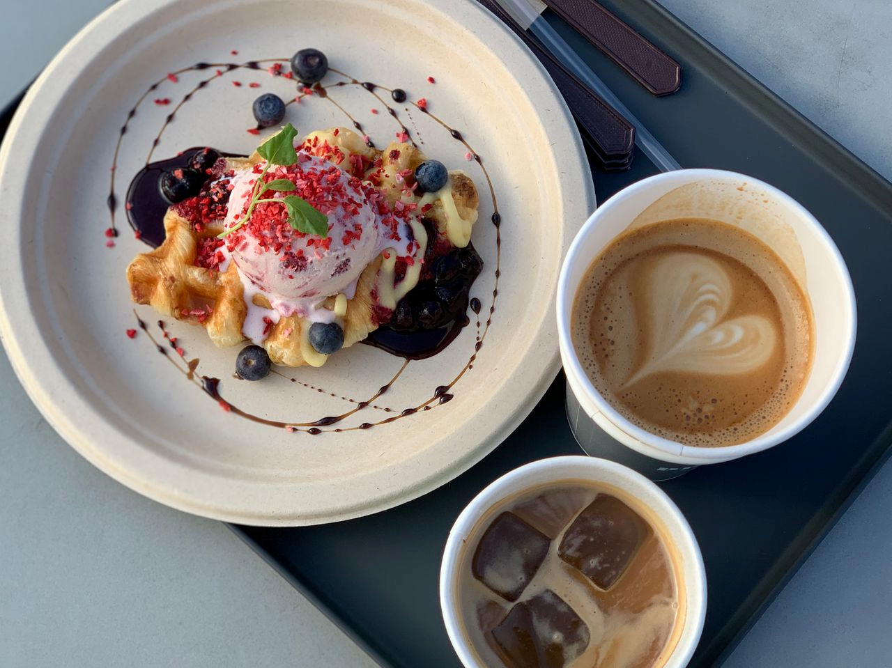 韓国カフェ、ソウルカフェ、蚕室カフェ、ソンリダンギルカフェ、オシャレなカフェ、屋上カフェ、美味しいお店、ソンパ洞カフェ、Pres、クロワッフル、ワッフル、デザートカフェ