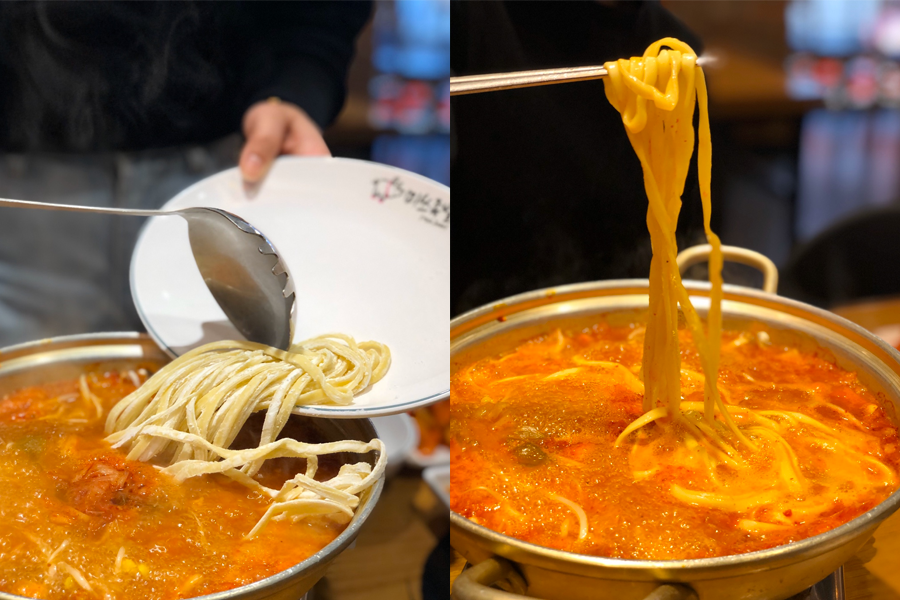 手握著筷子正準備享用一塊蒜香飽滿的韓式豬腳，引人食指大動。