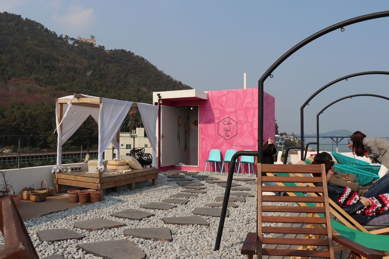 プサンカフェ、ヘウンデカフェ、おしゃれなカフェ、海の見えるカフェ、韓国カフェ、カフェルーフトップ、屋上カフェ、テラスカフェ、デザートカフェ、チョンサポカフェ